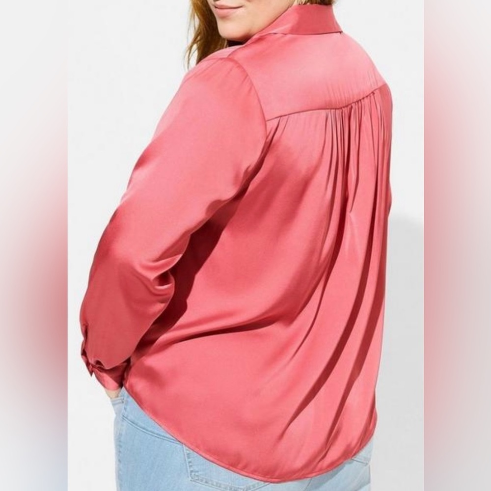 NWT TORRID Madison Satin Button-Up Long Sleeve Shirt Size 3X (22/24) Holly Berry - Picture 2 of 8